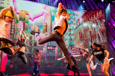 Isrotel Theater Wow Show
