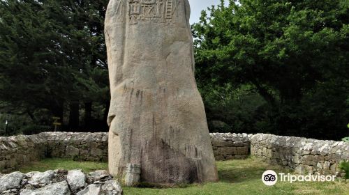 Menhir de Saint Uzec