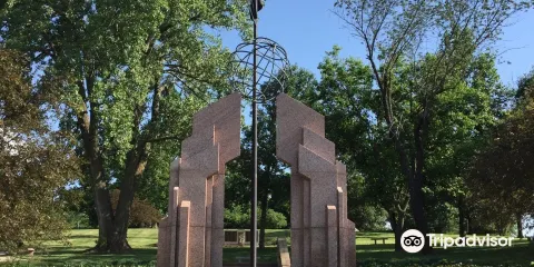 Hands of Freedom Monument