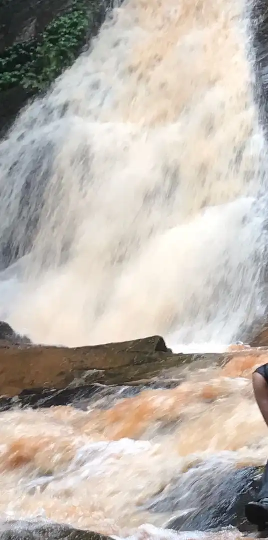 Hotels near Hidlumane falls