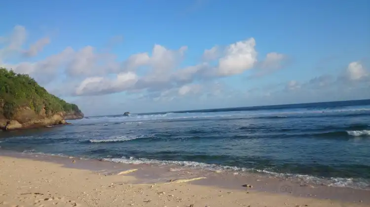 Hotel dekat Gondo Mayit Beach