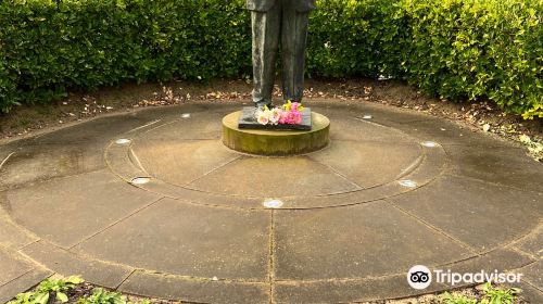 Les Dawson Memorial Statue