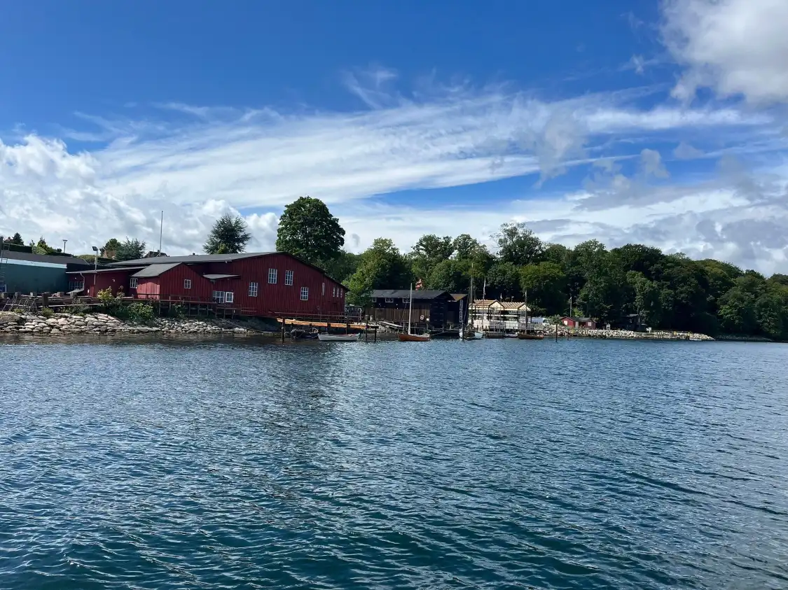 Hotels near Mira 3