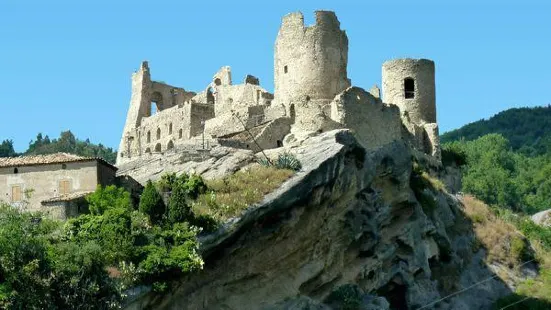 Castello di Cleto - Castello Medioevale di Petramala