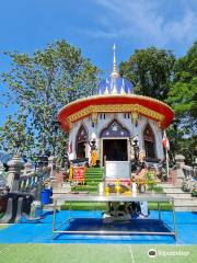 Somdet Phra Chao Taksin Maharat Shrine