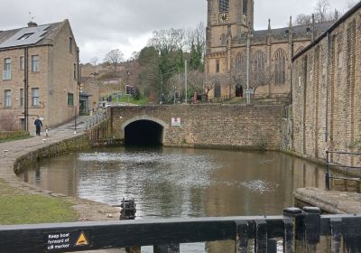 Sowerby Bridge Canalside