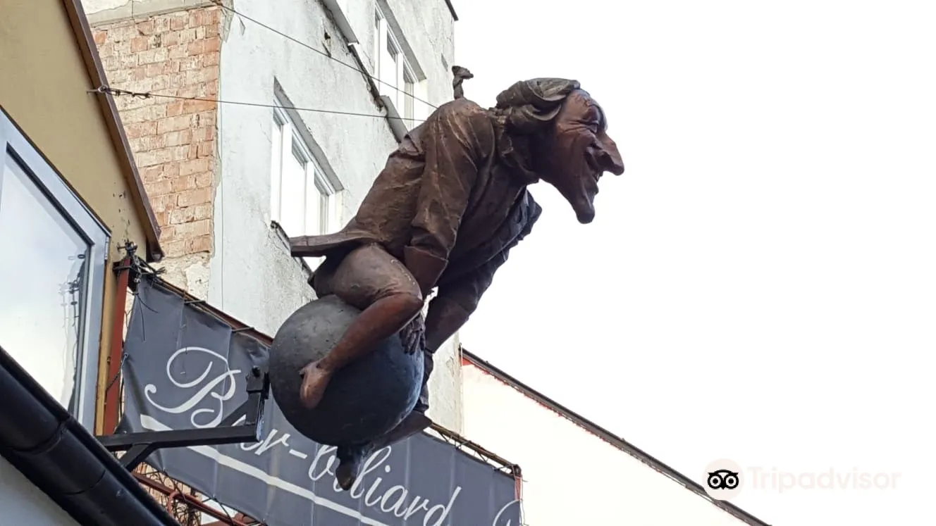 1_Baron Munchausen Sculpture