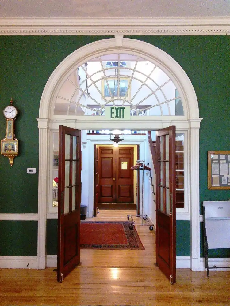 Hotels near Salem Athenaeum
