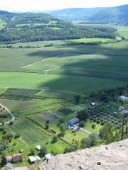 Vroman's Nose Hiking Trail