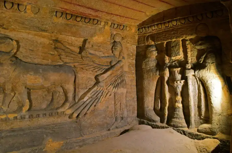 Hotels near Catacombs of Kom el Shoqafa