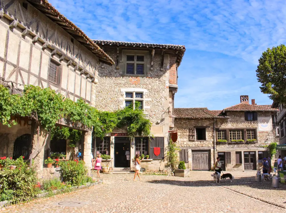 1_Medieval city of Pérouges