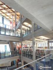 カーディフ中央図書館