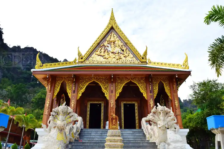 Hotels near Khao Yoi