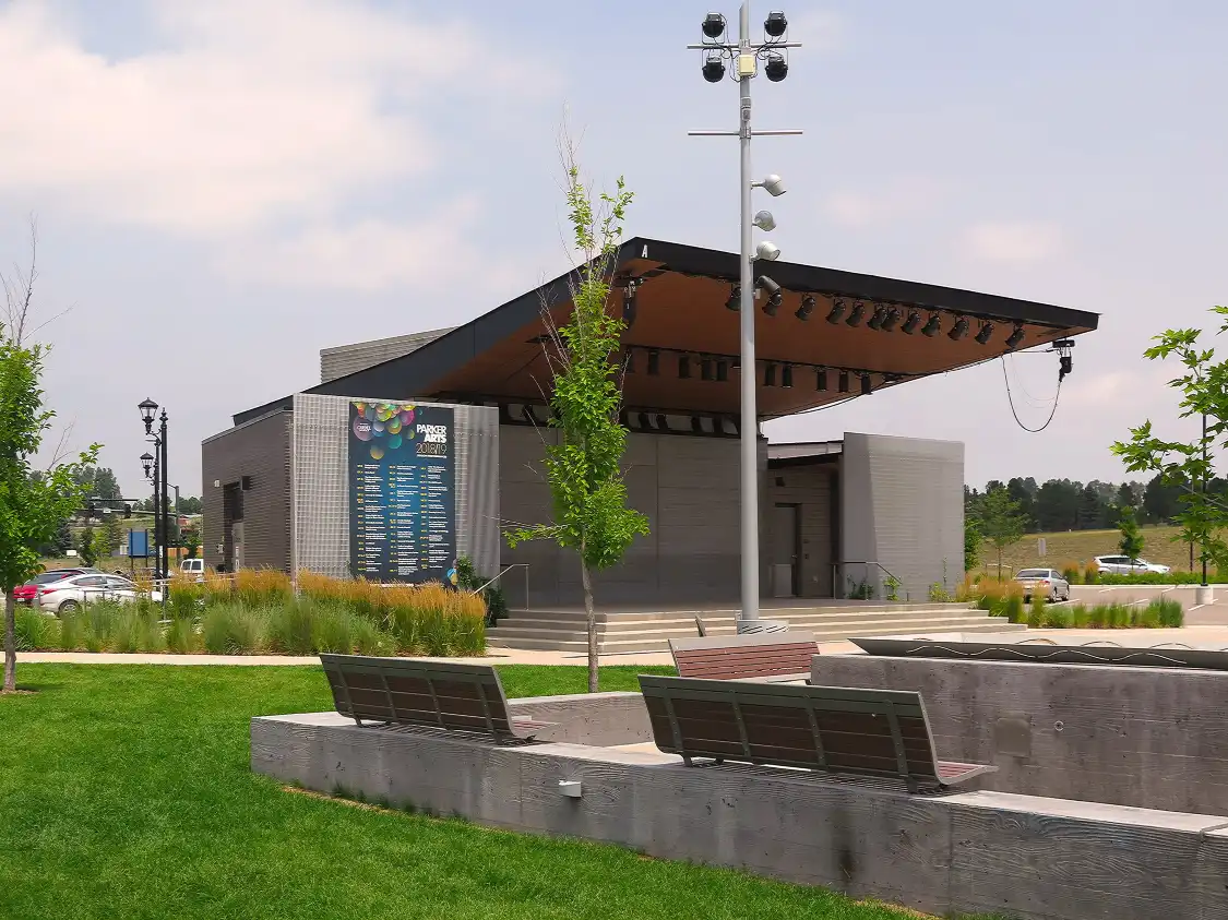 Hotels near Discovery Park