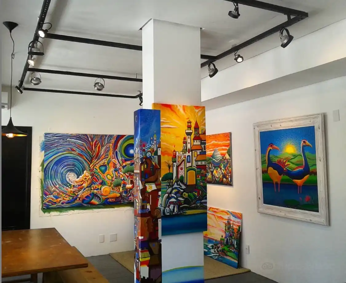 Hotels near Atelier Augustin de Lassus
