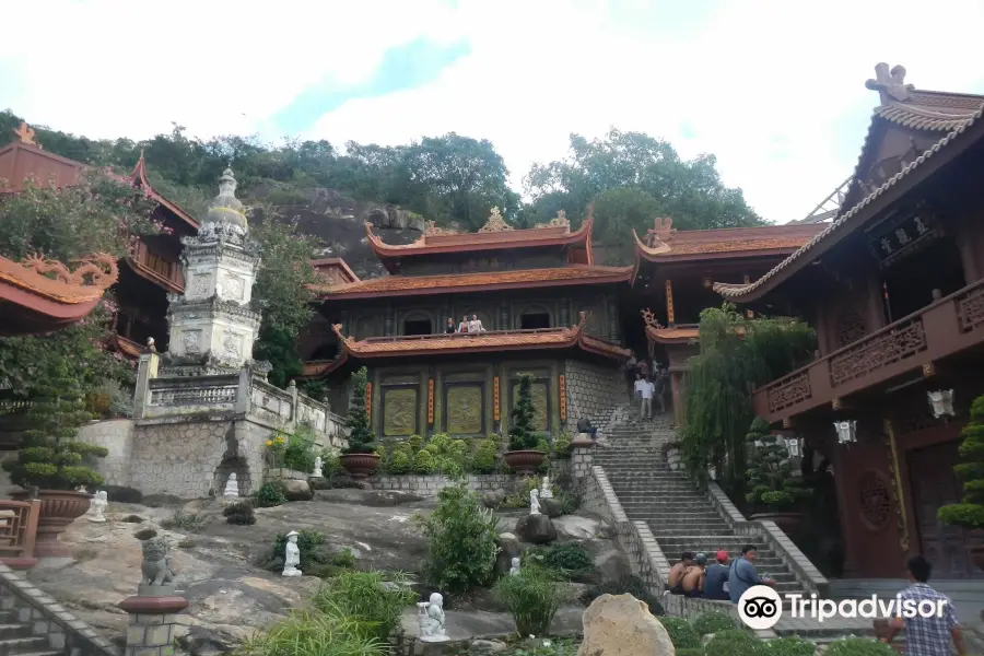 Phuoc Dien Temple