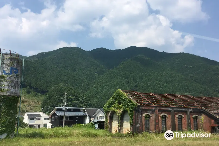 旧和田山機関庫 煉瓦倉庫