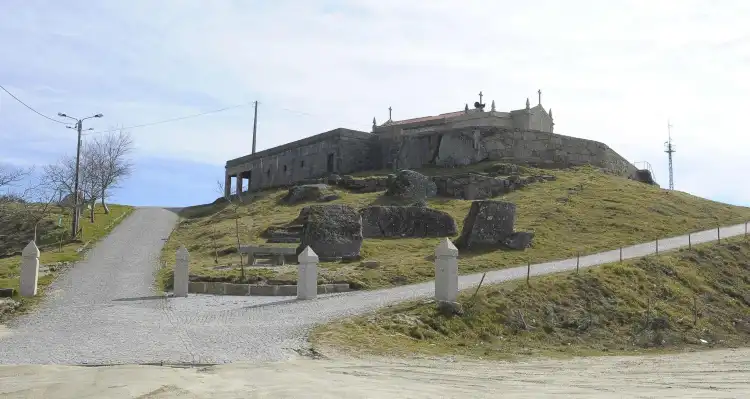 Hotels in Algonquin Township