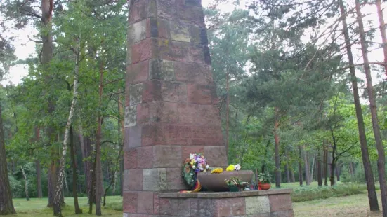 Kriegsgräeberstäette Waldfriedhof Halbe