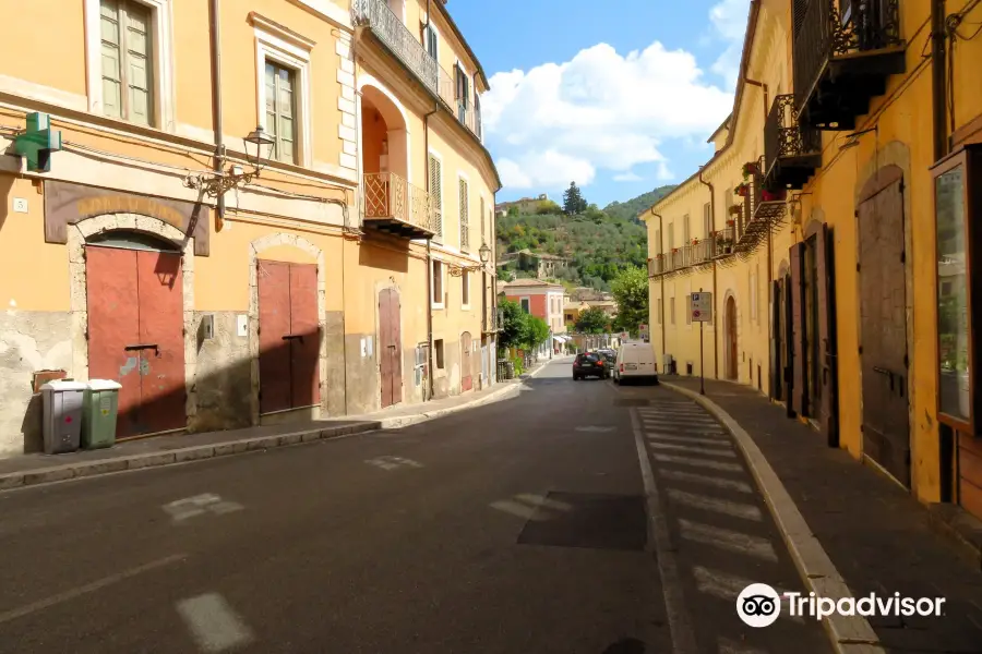 Corso Tulliano e il Quartiere Ponte