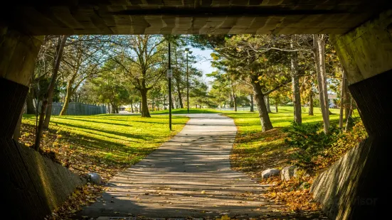 Lake Aquitaine Park