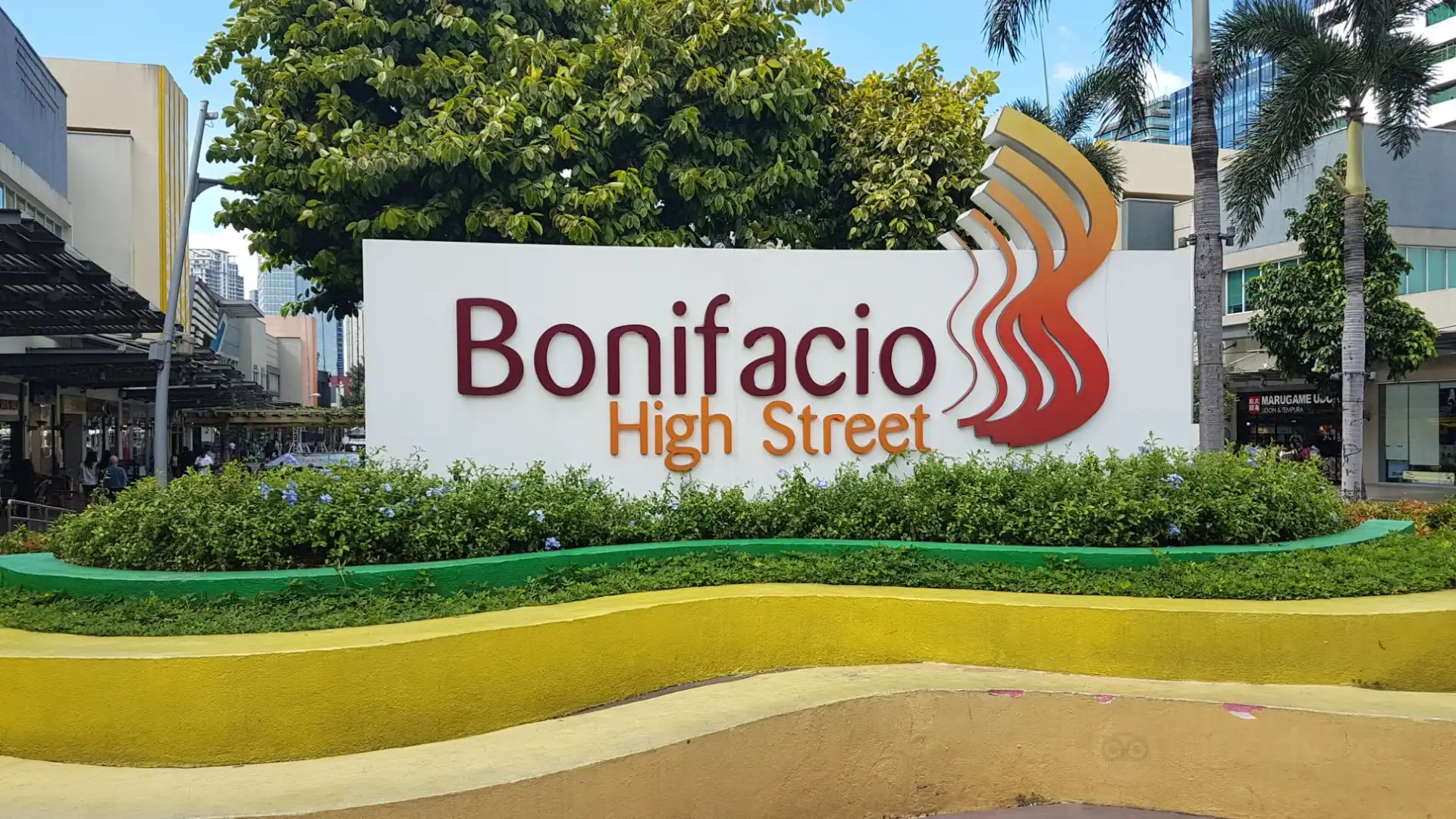 Hotels near Bonifacio High Street