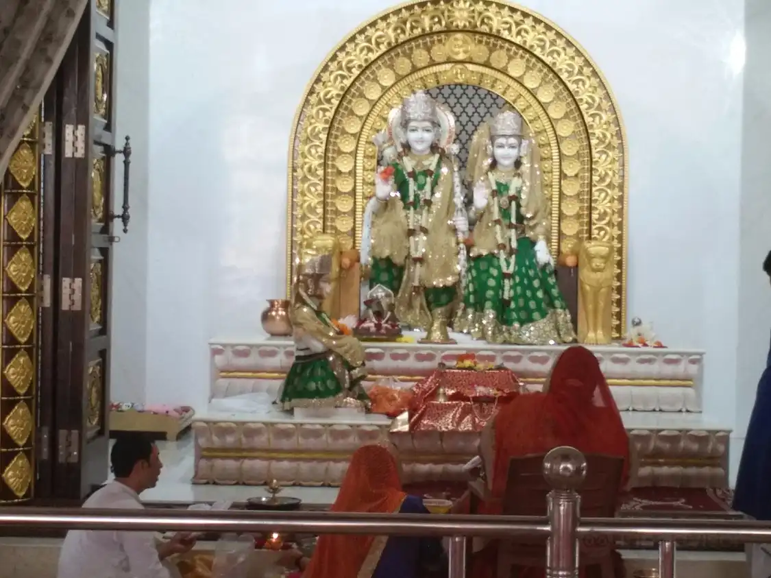 Hotels near Shree ram mandir