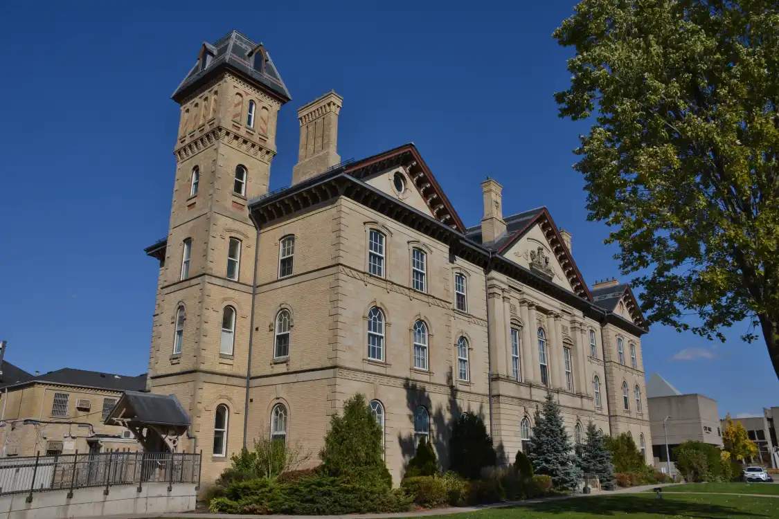 Hotels near Victoria Park