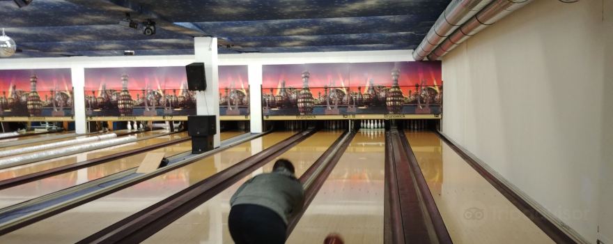 Airport Bowling Wals