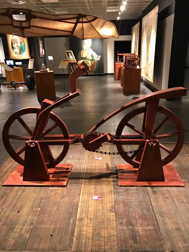 Các khách sạn gần The Da Vinci Machines Exhibition
