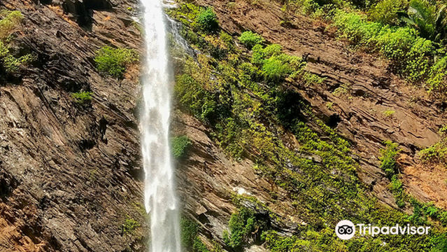 Koodlutheertha Falls