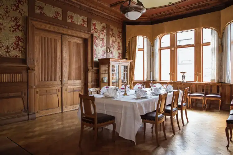 Hotels near Jugendstilsenteret and Kunstmuseet Kube