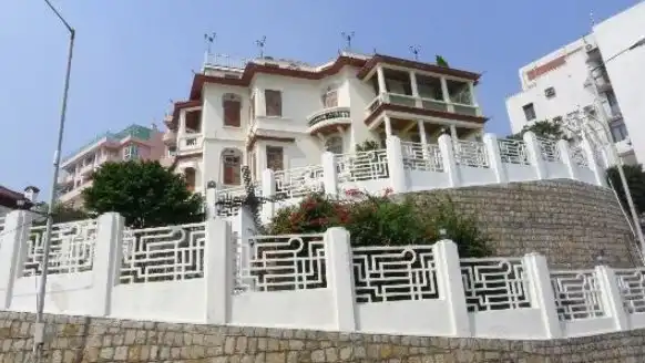 Hotels near Avenida da Republic