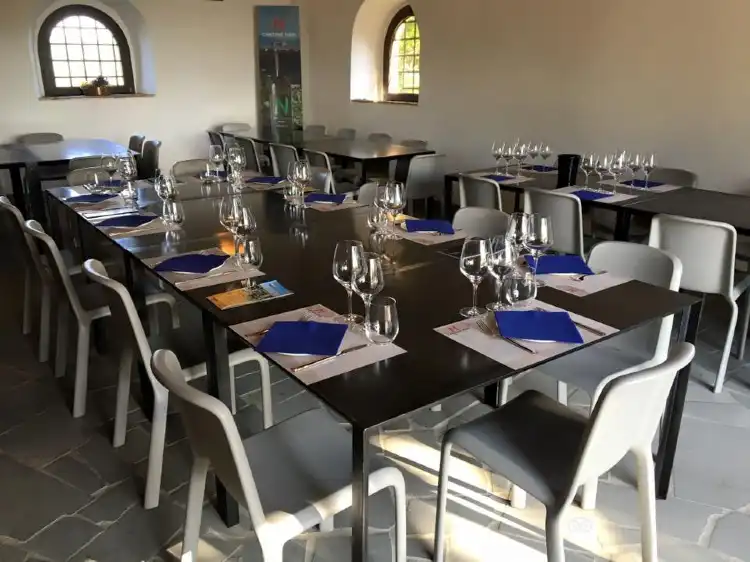 Hotels near Cantine Neri