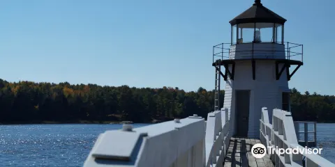 Doubling Point Lighthouse