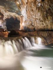 Tu Lan Caving Center