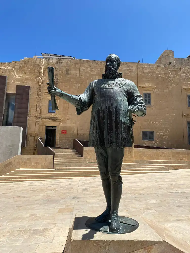 Hotels near Monument to Jean de Valette