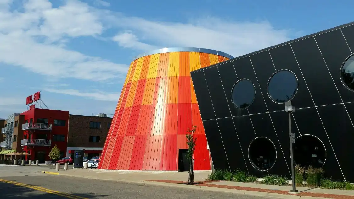 Hotels in der Nähe von Delta College Planetarium and Learning Center