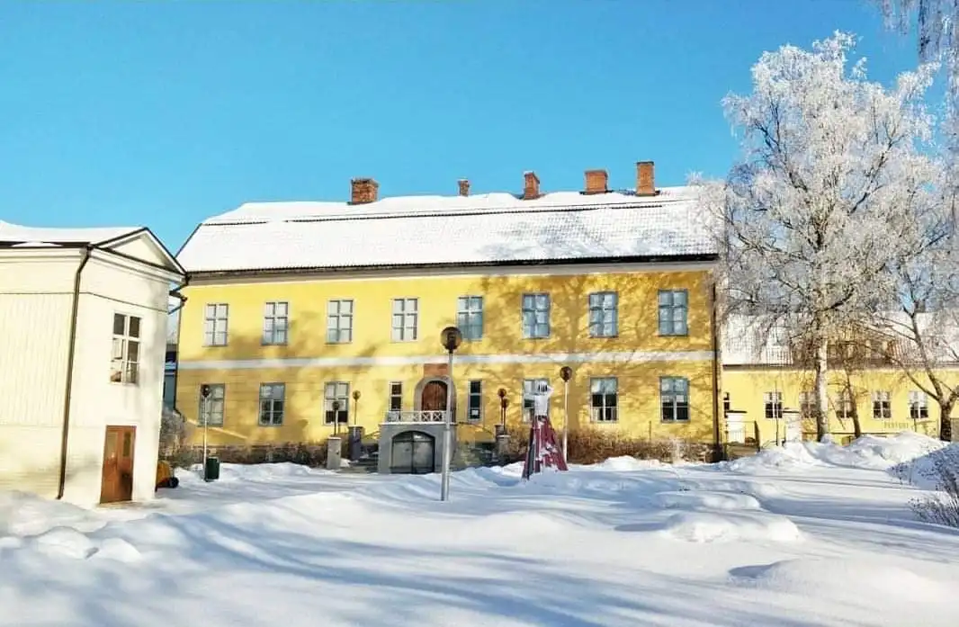 Hotels near K.H. Renlund Museum (Roos House)