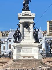Monumento a Los Heroes de Iquique