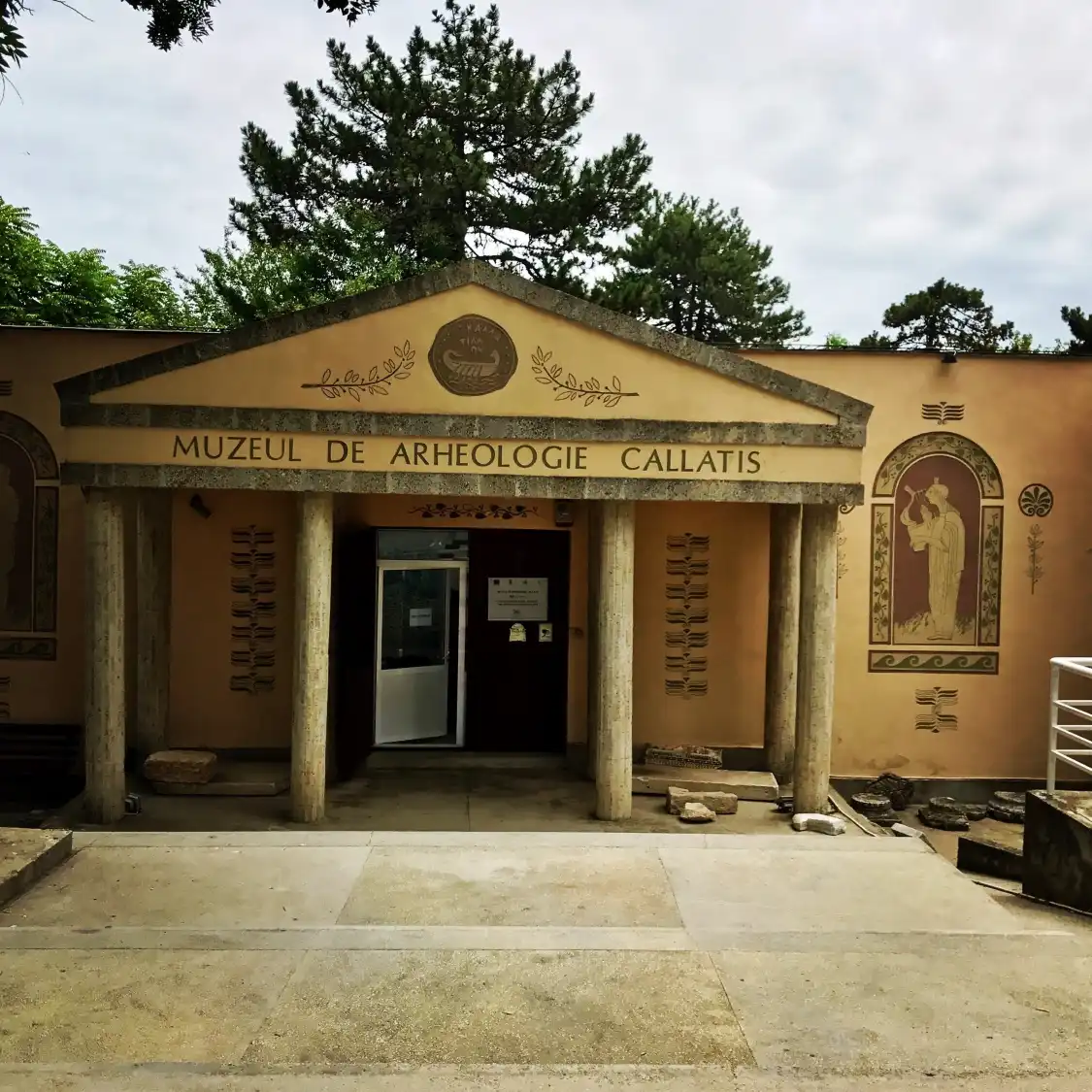 Hotels near Museum of History and Archeology