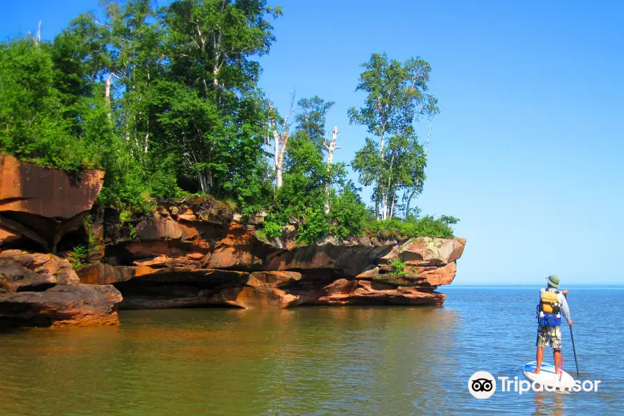 Apostle Islands Sea Cave Kayaking - Lost Creek Adventures