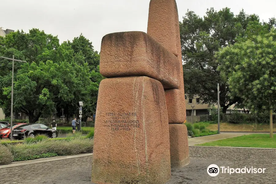 Peter Altmeier Denkmal