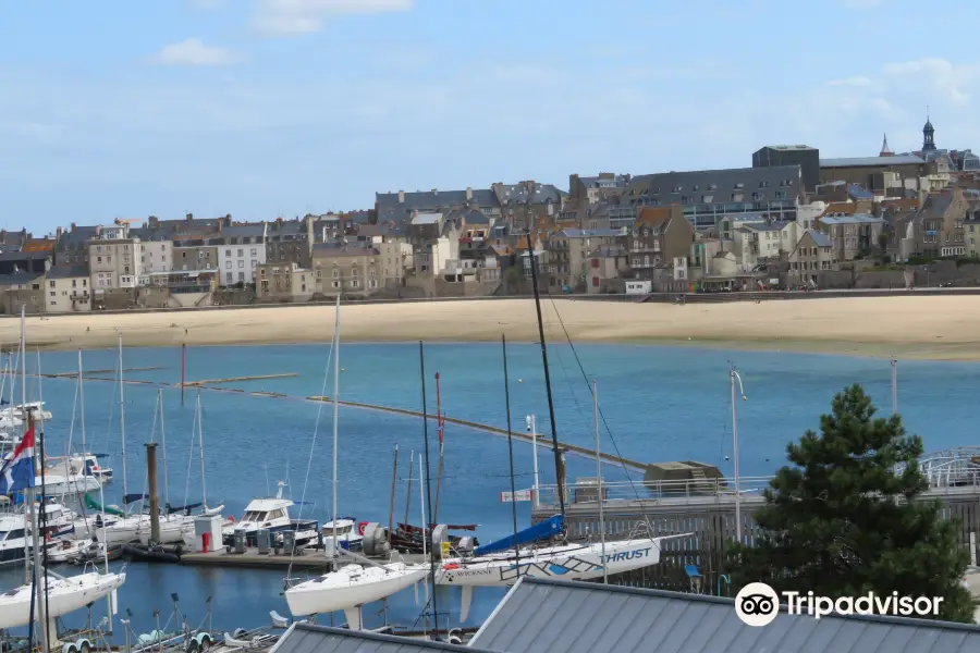 Plage des Bas-Sablons