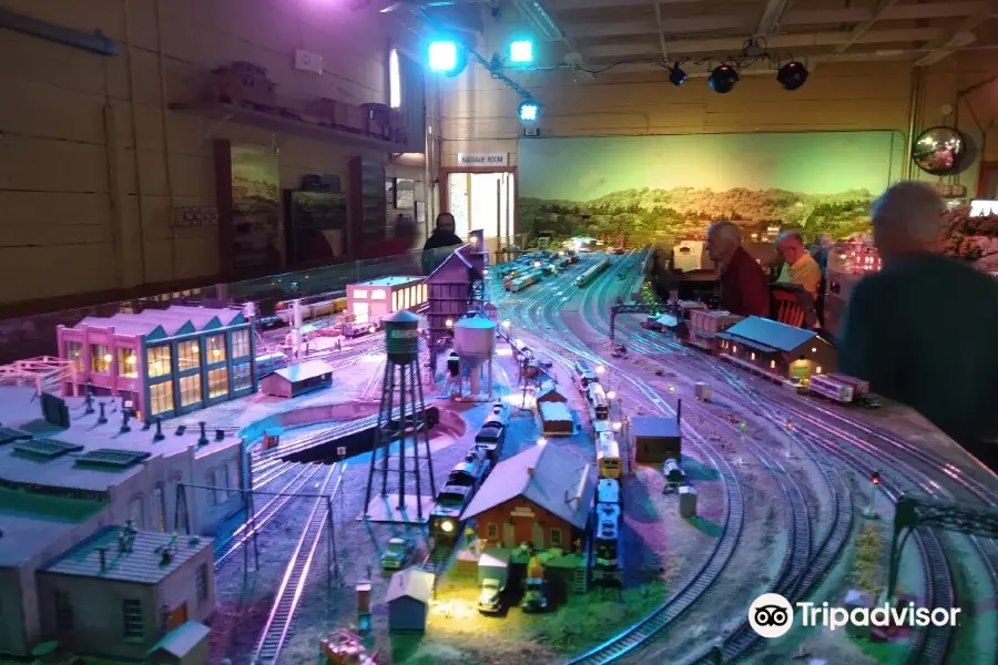 Apple Valley Model Railroad Club