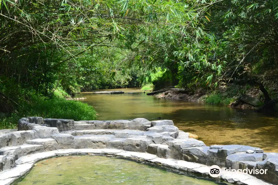 Annah Rais Hotspring