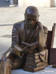 Statua di Gabriele D'annunzio