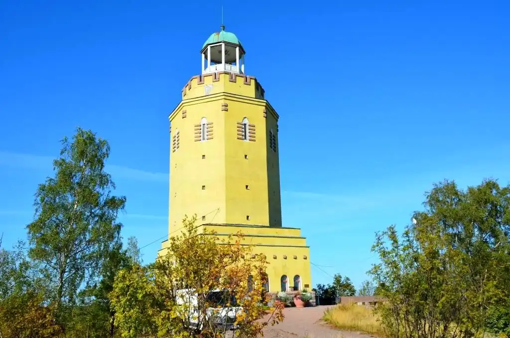 Hotels near Haukkavuoren näkötorni