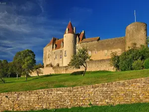 Château de Châteauneuf-en-Auxois Chateau de Chateauneuf-en-Auxois