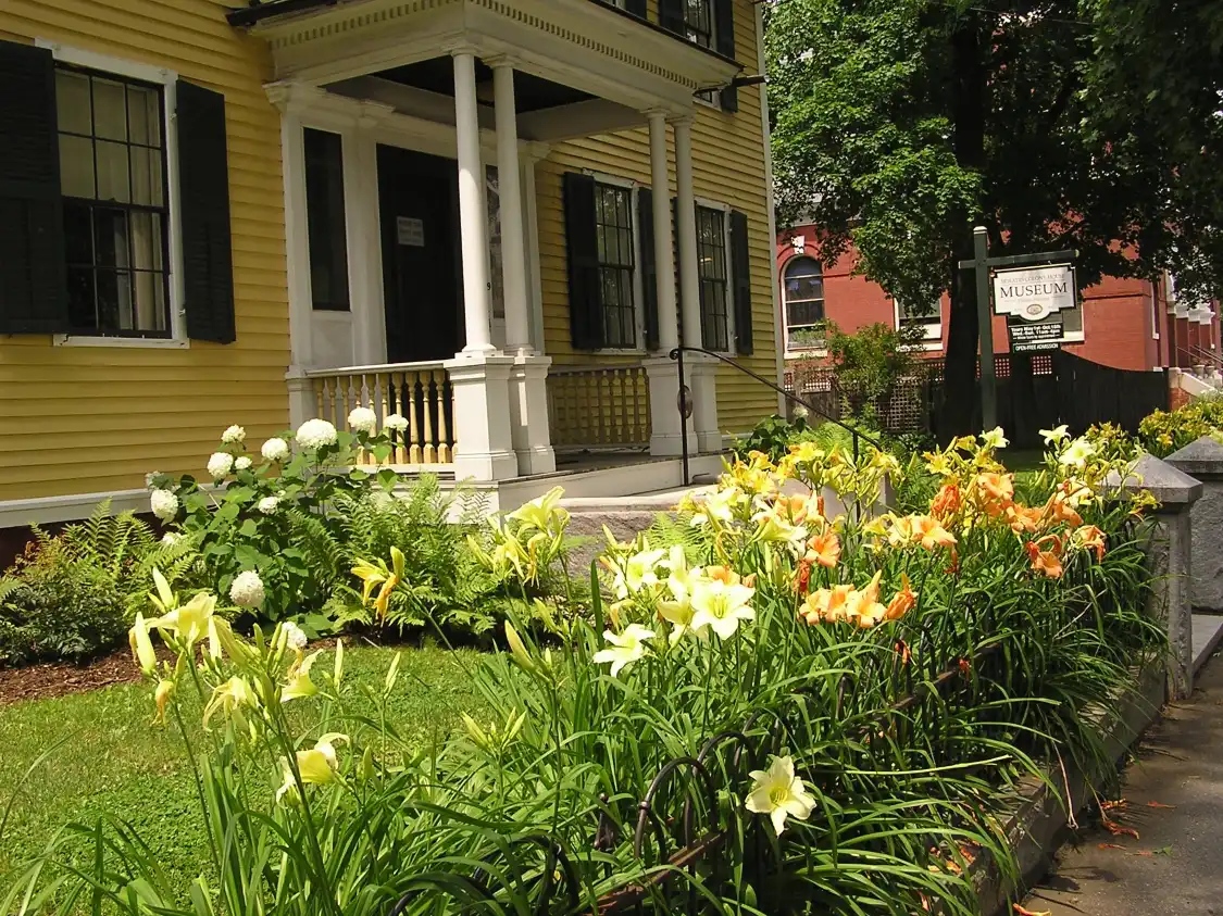 Hotels near Horatio Colony House Museum